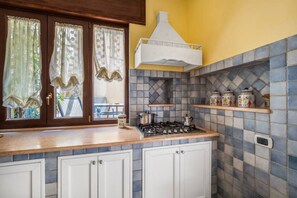 Private kitchen - Grande Platano | Apartment with Patio 5 min from Sorrento (Piano di Sorrento)