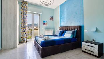 2 Schlafzimmer, Schreibtisch, Bügeleisen/Bügelbrett, kostenloses WLAN