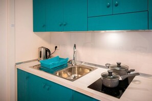 Fridge, microwave, oven, stovetop - Palazzo San Giovanni - near Path of the Gods ★★★★★ (Pianillo)