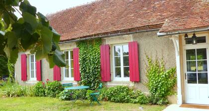 Charming 18th-century Bourbonnais farmhouse, pets allowed