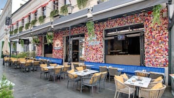 ด้านหน้าที่พัก