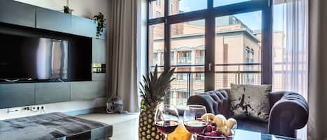 Appartamento Design | 1 camera, con stile personalizzato, postazione laptop, insonorizzazione