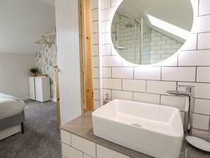 Cottage | Bathroom | Shower - Little Nook (Corwen)
