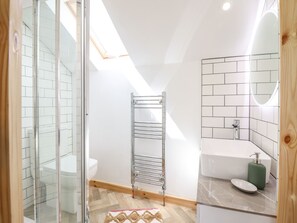 Cottage | Bathroom | Shower - Little Nook (Corwen)