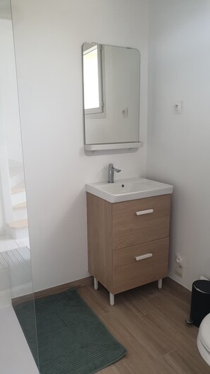 淋浴设施、吹风机