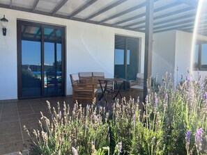 Outdoor dining - Villa Jaira (LA VEGUETA)