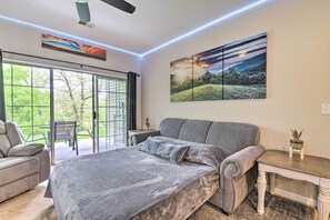 TV - 6 Mi to Branson Strip! Dog-Friendly Golf Condo (Branson)