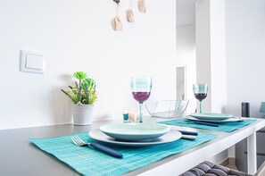 Dining - Apartment 'Tiny Dream' with Mountain View, Shared Pool and Wi-Fi (Portimão)