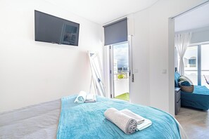1 habitación, tabla de planchar con plancha, wifi gratis y ropa de cama