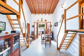 Interior - Holiday Home 'Petita Casa Marinero' with Sea View & Wi-Fi (Santanyí)