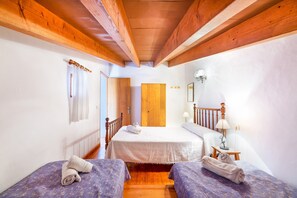 2 bedrooms, iron/ironing board, free WiFi, bed sheets - Holiday Home 'Petita Casa Marinero' with Sea View & Wi-Fi (Santanyí)