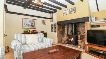 Cottage | Living area