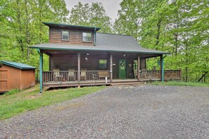 Exterior - Fire Pit & Grill: Whittlers Mountain Escape! (Murphy)
