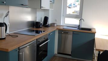 Kühlschrank, Ofen, Herdplatte, Geschirrspüler