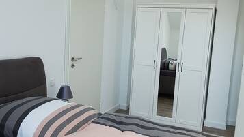 1 Schlafzimmer, Reisekinderbett, kostenloses WLAN, Bettwäsche