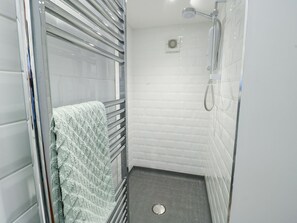 Shower, hair dryer - Old Tollgate (Holyhead)