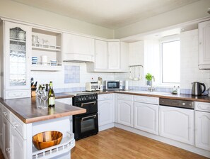Cottage | Interior