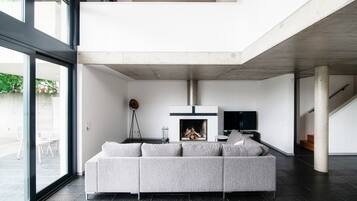 Luxury Villa | Living area | 32-inch flat-screen TV with satellite channels, TV