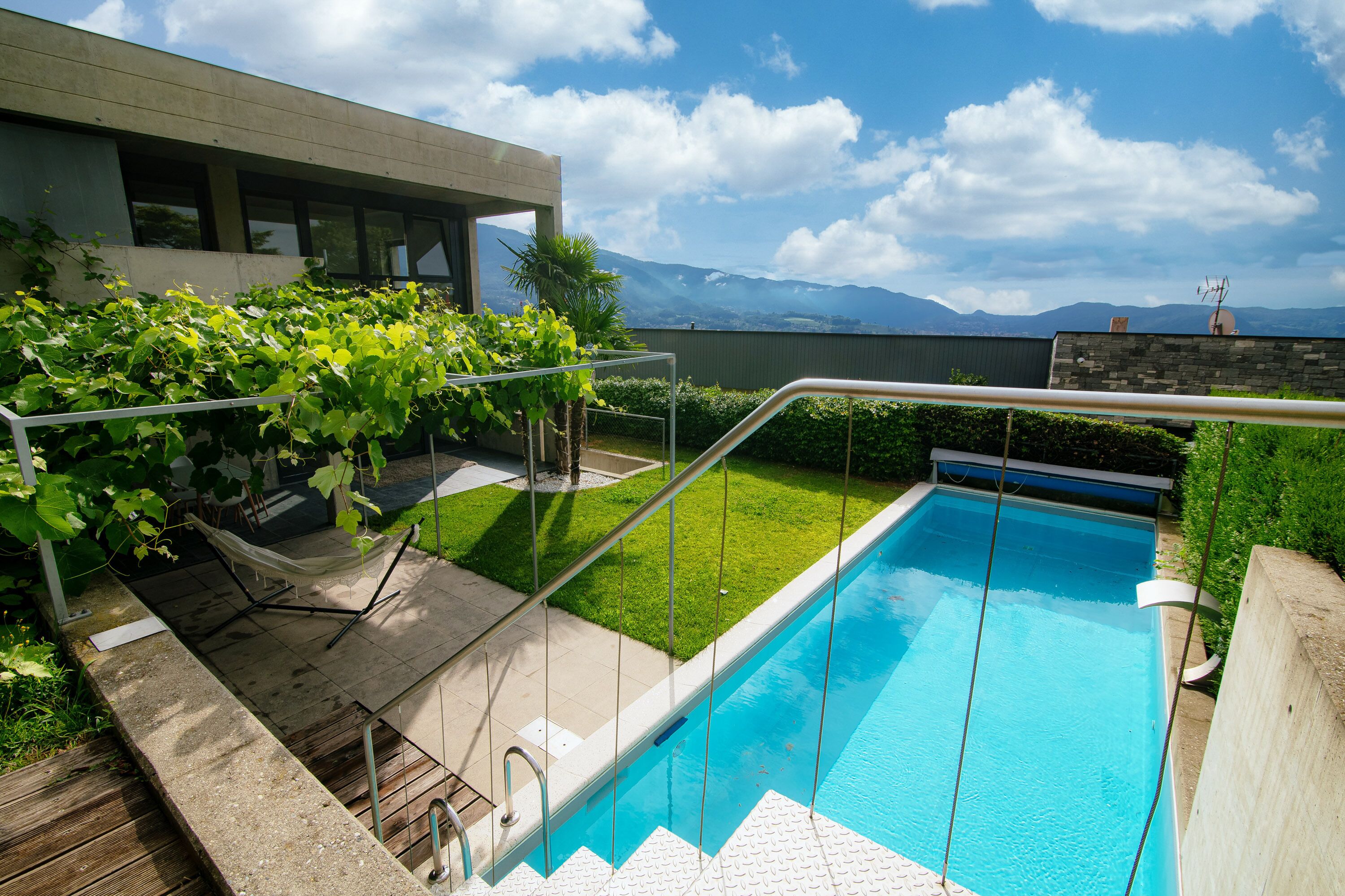 Piscine extérieure (ouverte en saison)