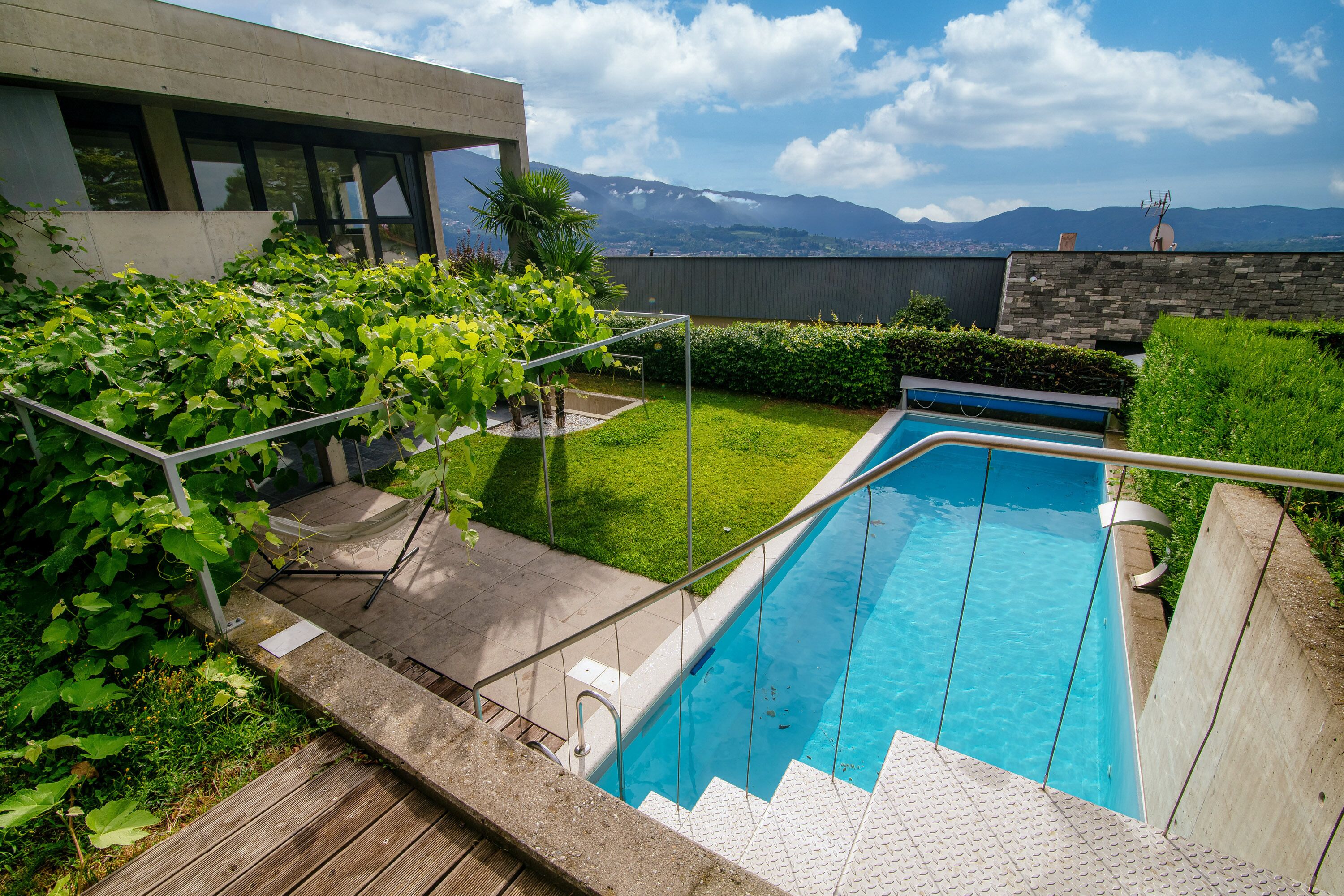 Piscine extérieure (ouverte en saison)