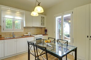 Exclusive-Villa | Eigene Küche | Großer Kühlschrank, Mikrowelle, Wasserkocher mit Kaffee-/Teezubehör