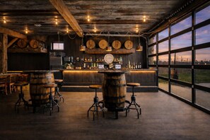 Bar (on property) - Stay in a Real Castle on a Vineyard (Cleveland)