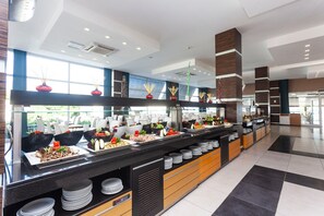 Desayuno buffet incluido todos los días