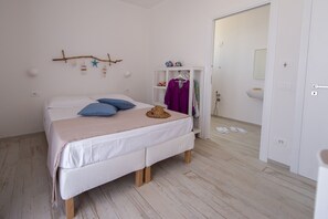 1 bedroom, desk, free WiFi - Double Room 1 - Disabled (Pizzolungo)