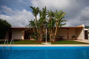 Pool - LANDLORD TIPINO (ERICE PIZZOLUNGO TRAPANI)