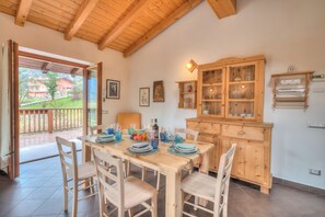 Family House, Multiple Bedrooms (Casa Tra Borgo e Lago) | Dining - Casa Tra Borgo e Lago (Tenno)