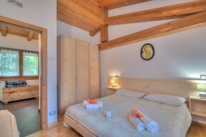 Family House, Multiple Bedrooms (Casa Tra Borgo e Lago) | 2 bedrooms, iron/ironing board, free WiFi, bed sheets - Casa Tra Borgo e Lago (Tenno)