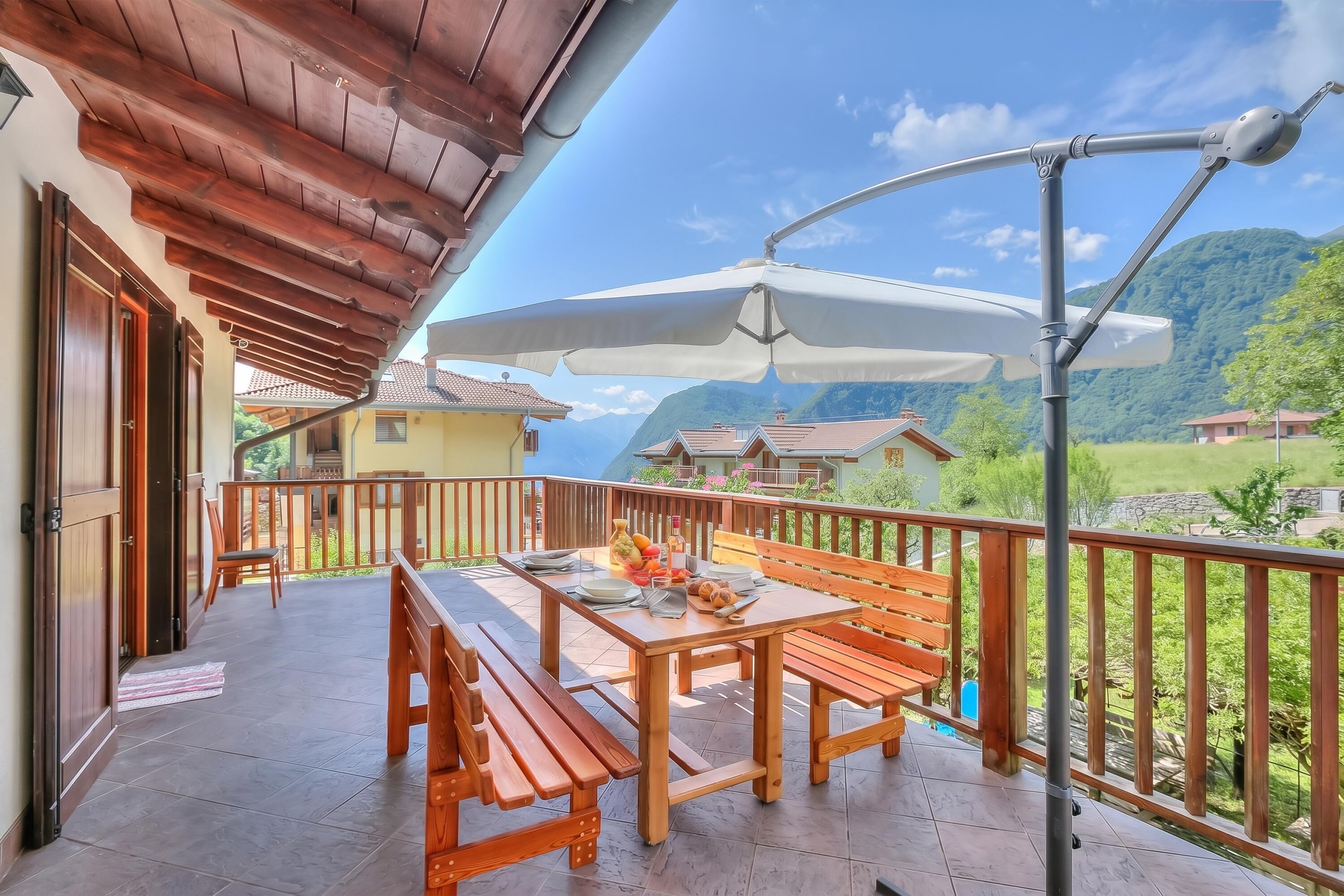 Family House, Multiple Bedrooms (Casa Tra Borgo e Lago) | Outdoor dining