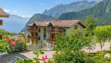 Family House, Multiple Bedrooms (Casa Tra Borgo e Lago) | Exterior