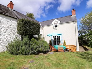 Cottage | Exterior - Tyddyn Bach (Newport)