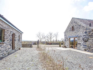 Interior - Tyn Llwyn Cornel Eco Barn (Penrhyndeudraeth)