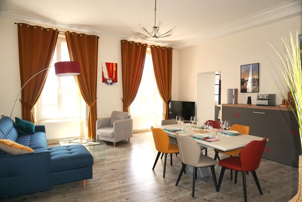 Smart TV, DVD player, books, music library