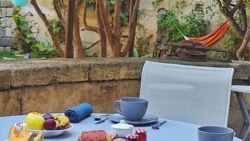 Petit déjeuner continental compris tous les jours