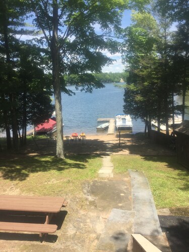Kelly Lake Cabin with beautiful sand beach