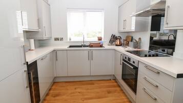 ์ฝํฐ์ง | ์ ์ฉ ์ฃผ๋ฐฉ | ๋์ฅ๊ณ , ์๊ธฐ ์ธ์ฒ๊ธฐ, ์ ๊ธฐ ์ฃผ์ ์, ํ ์คํฐ