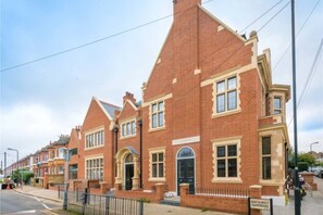 Apartamento básico, várias camas | Fachada