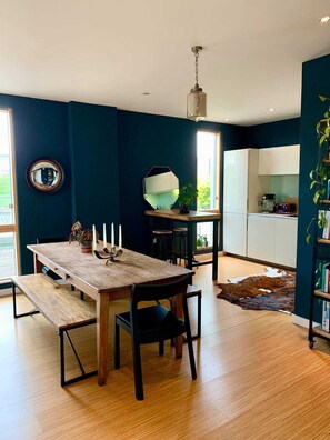 Apartemen Basic, Beberapa Tempat Tidur | Dapur pribadi | Lemari es, microwave, oven, dan kompor