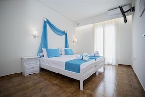 Iron/ironing board, free WiFi, bed sheets - Filoxenia Kirki apartments (Corfu)