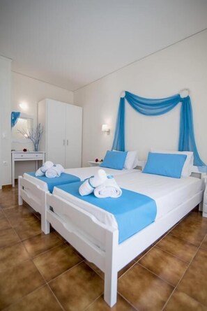 Iron/ironing board, free WiFi, bed sheets