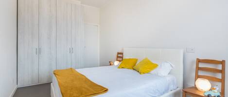 1 室のベッドルーム、アイロン / アイロン台、WiFi (無料)、ベッドシーツ