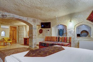 Elite Double Room | Premium bedding, in-room safe, soundproofing, iron/ironing board - Avilla Cave Hotel (Nevsehir)