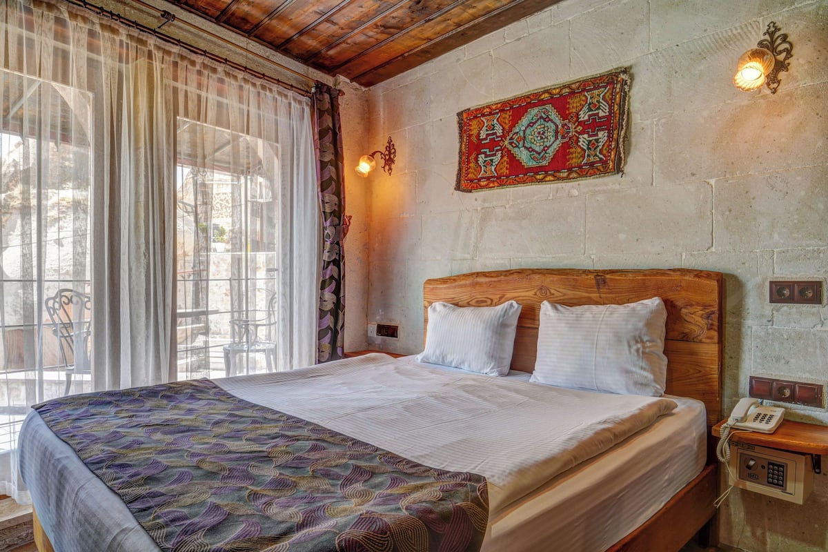 Deluxe Double Room | Premium bedding, in-room safe, soundproofing