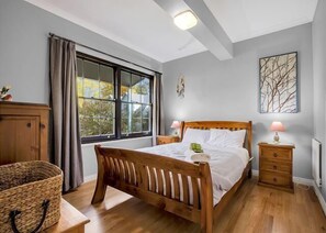 5 bedrooms, iron/ironing board - River Verse, Porepunkah (Porepunkah)