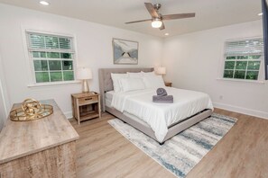 3 bedrooms, desk, iron/ironing board, travel crib
