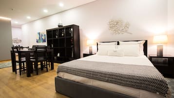 1 bedroom, iron/ironing board, internet, bed sheets