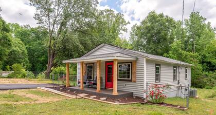 Riverside Cottage in Mt. Holly- Quiet & Comfy